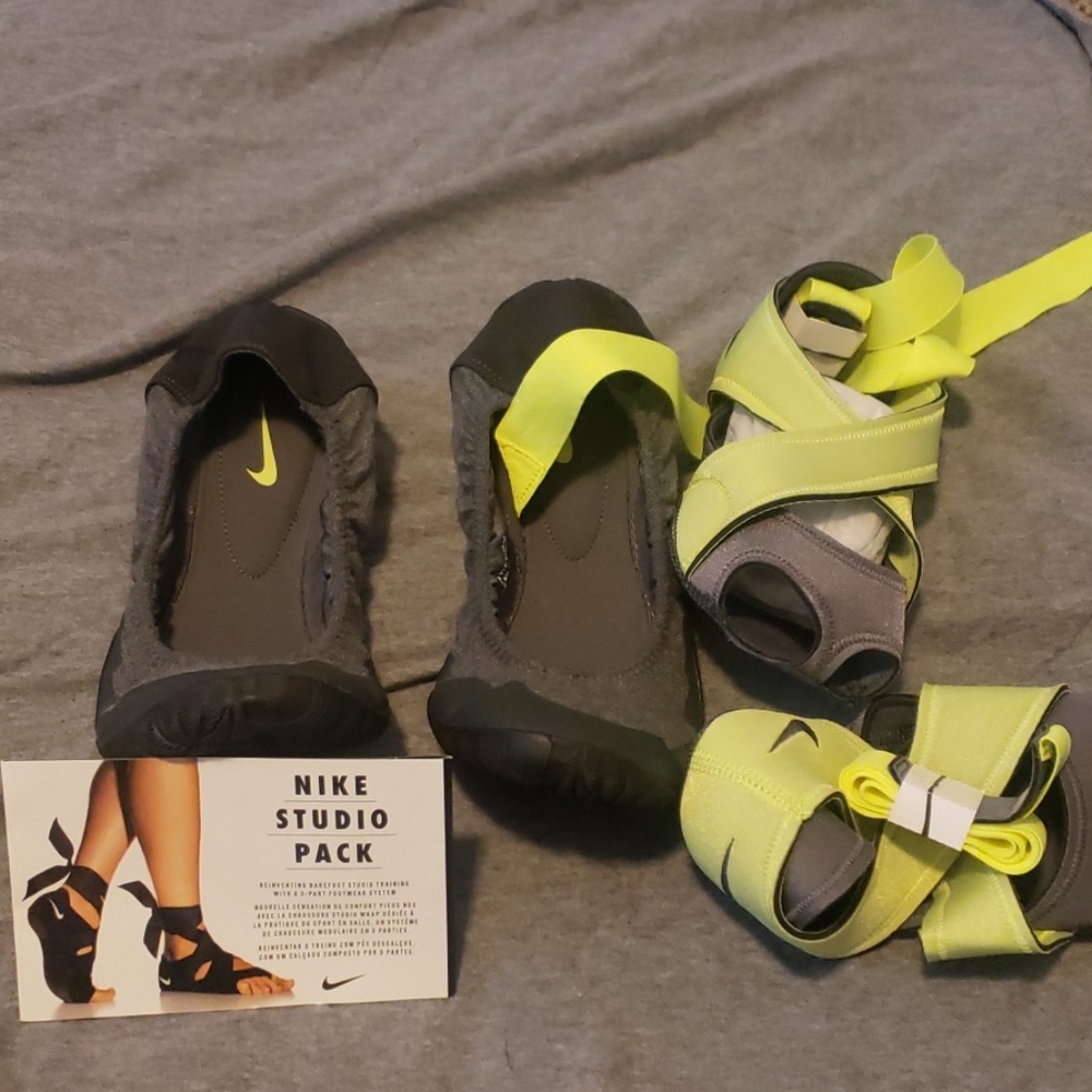 Nike Studio Pack (Gray)